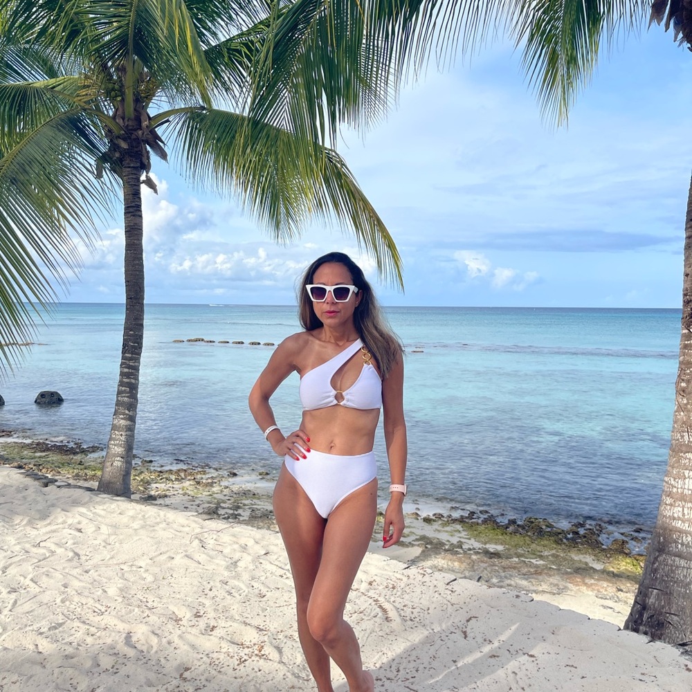 White One-Shoulder Bikini